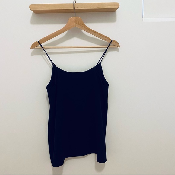 Uniqlo flowy camisole - Picture 4 of 6